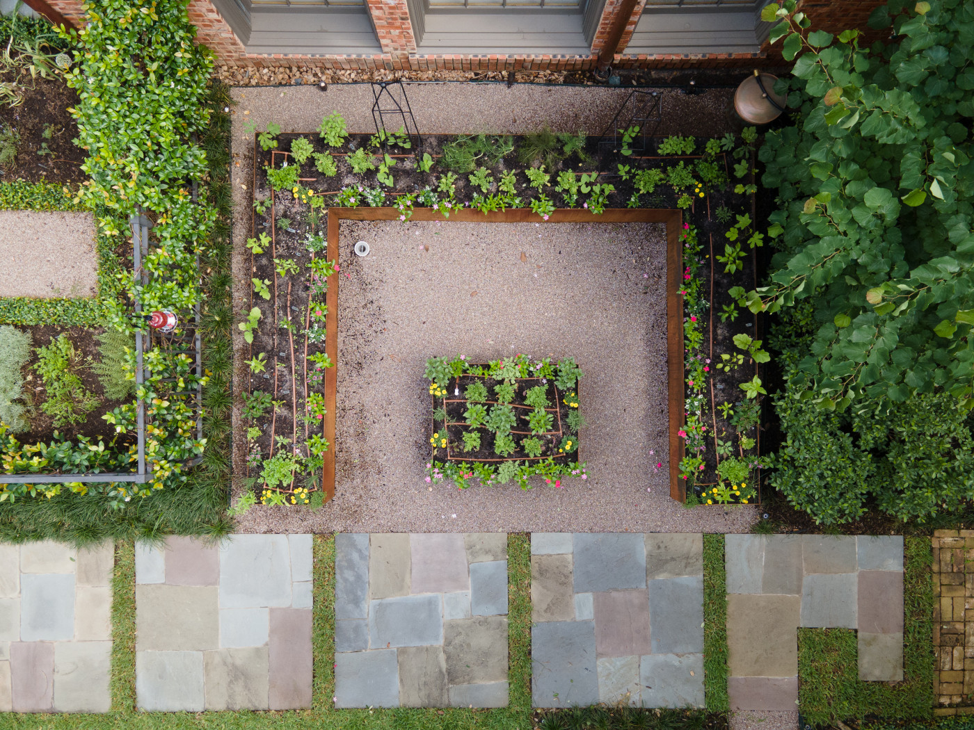 birds eye view of keyhole garden