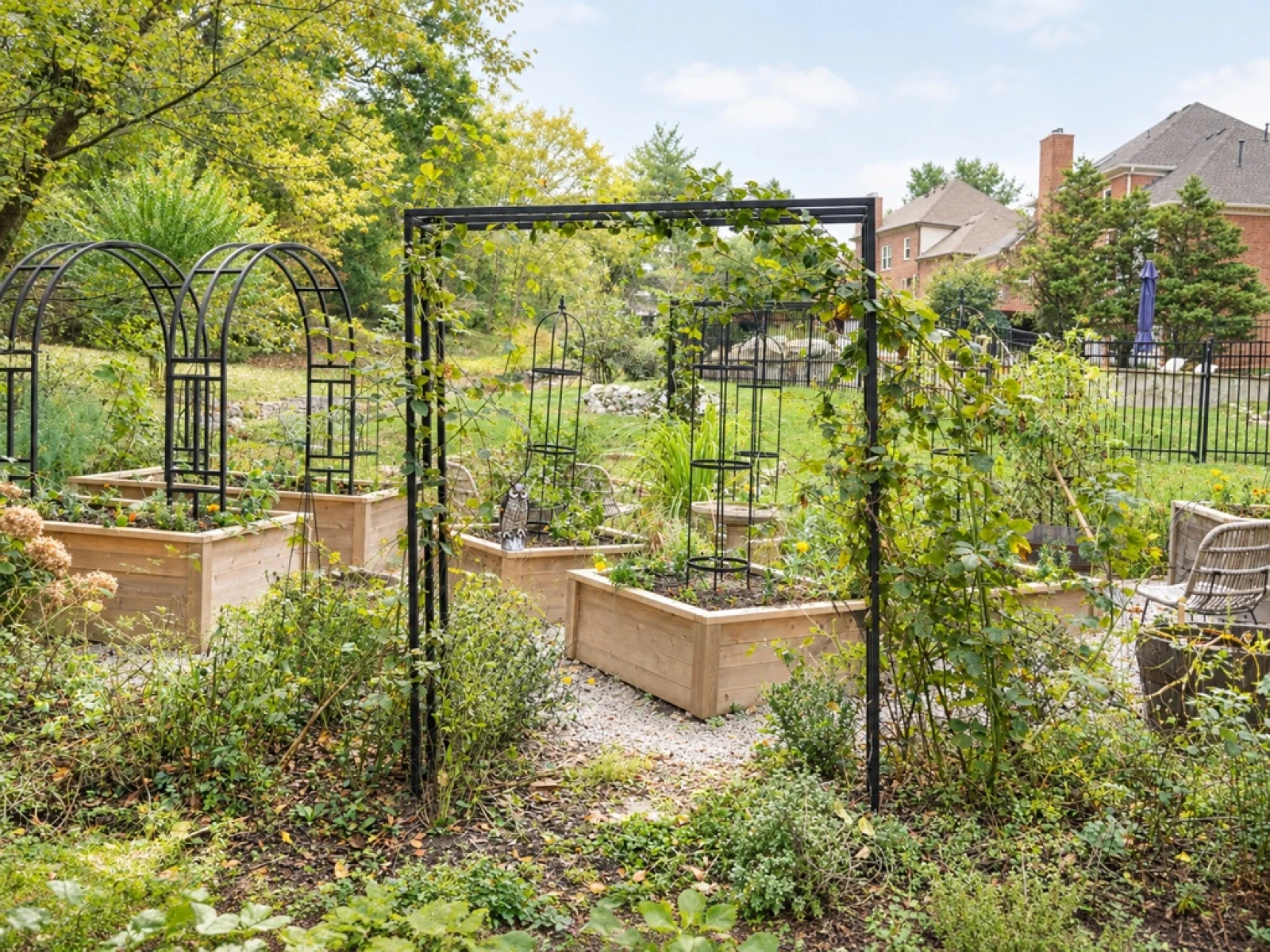 manhattan arch trellis