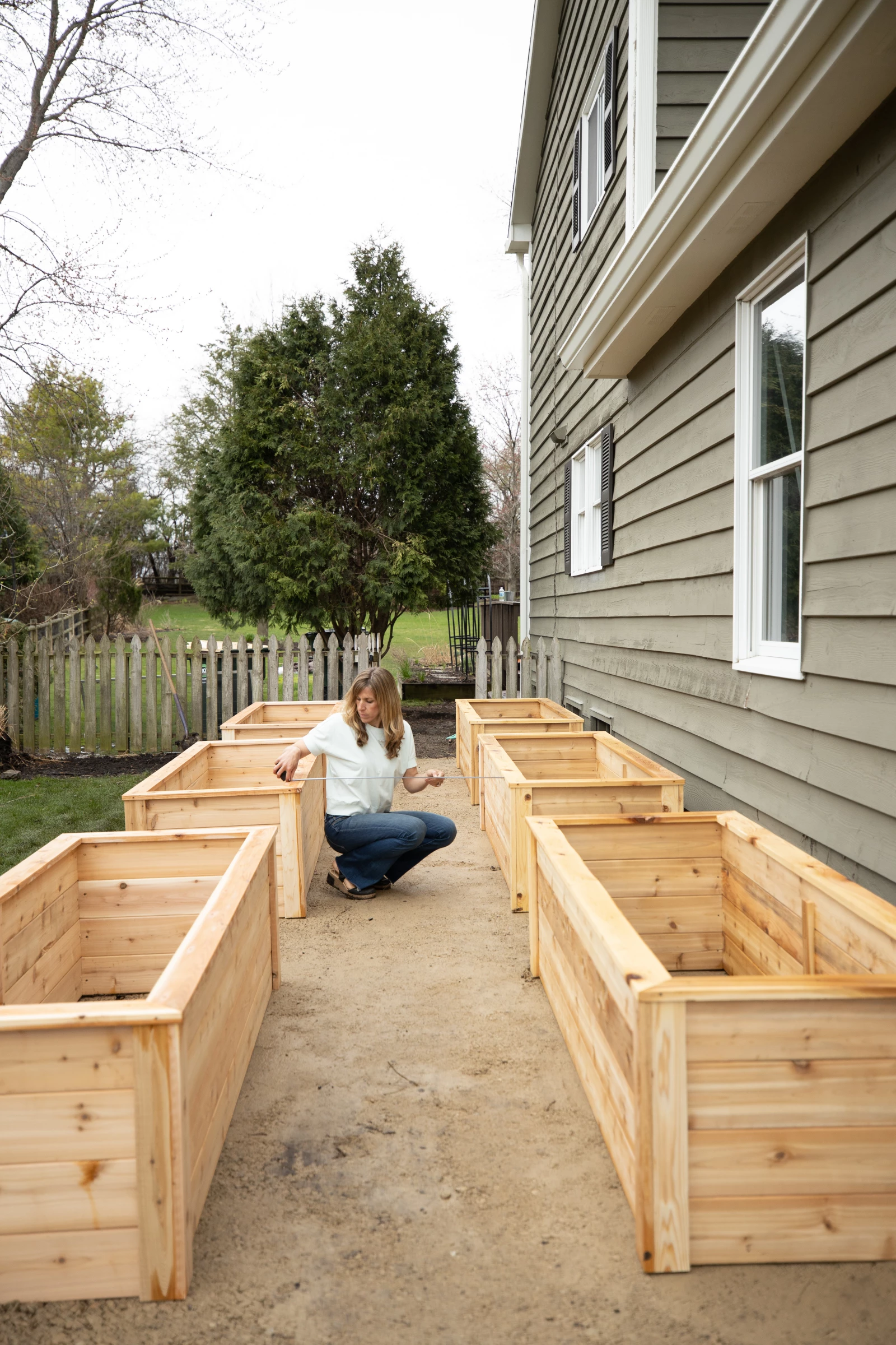 UNHO Long Planter Box – Raised Garden Bed, Large Elevated Wooden Planter For Flowers, Herbs, Tomatoes