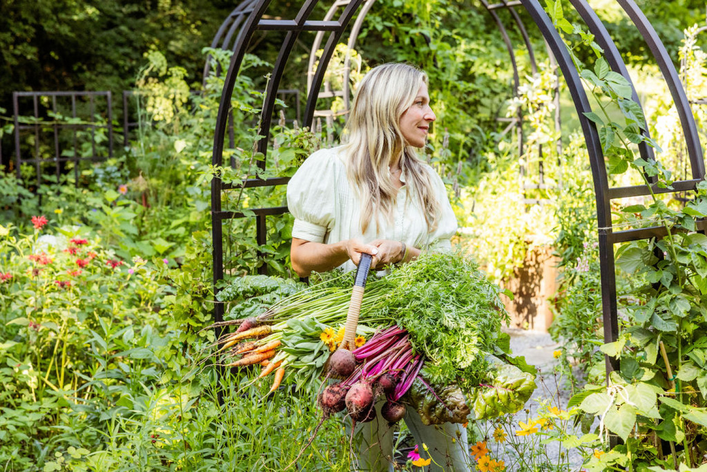 fall garden checklist includes removing summer plants from the garden